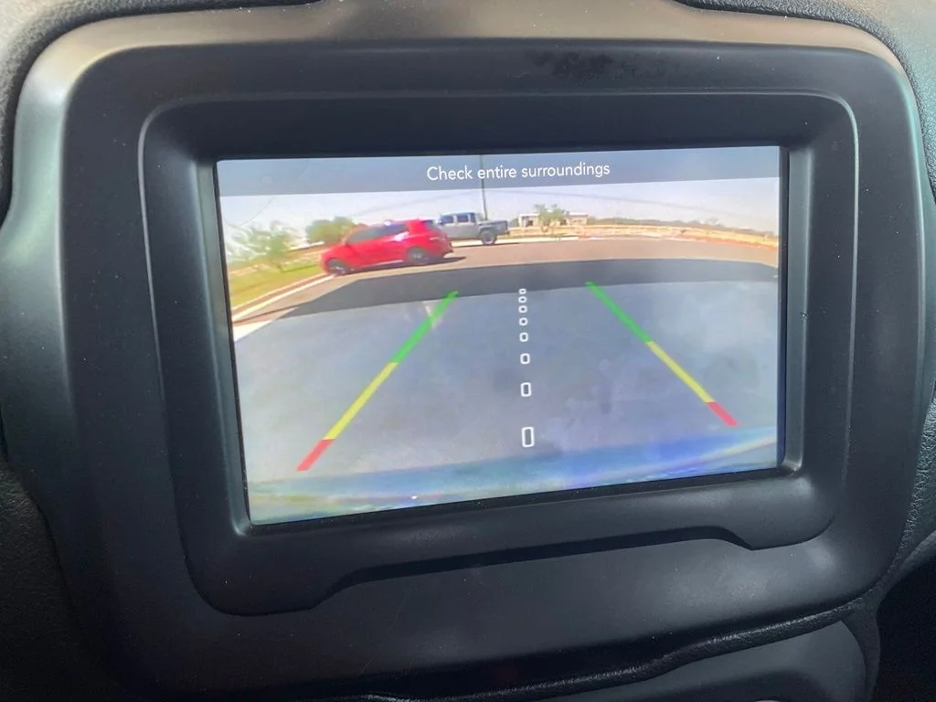 Used 2018 Gray Jeep Latitude image 8