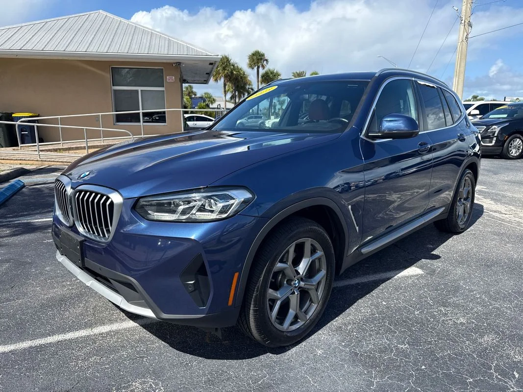 Used 2023  BMW xDrive30i image 9