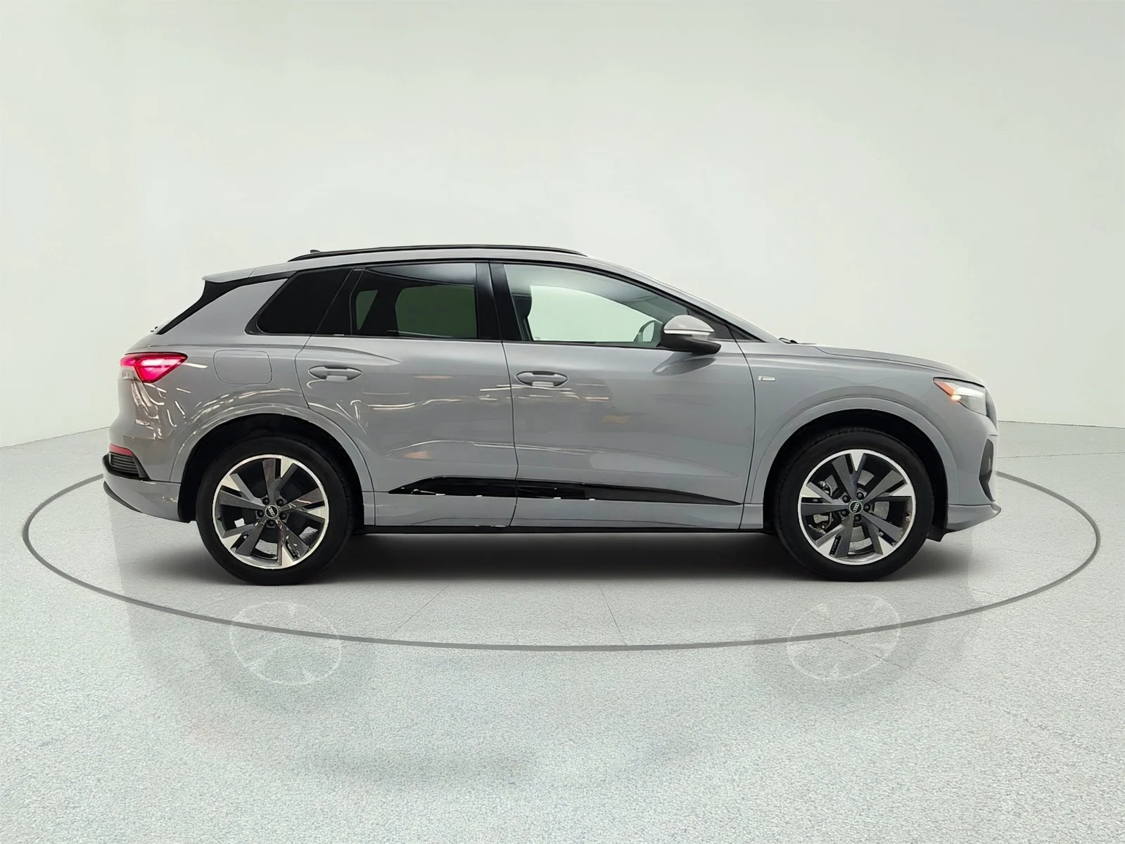 Used 2023 Pebble Gray Audi Premium Plus 50 quattro image 4