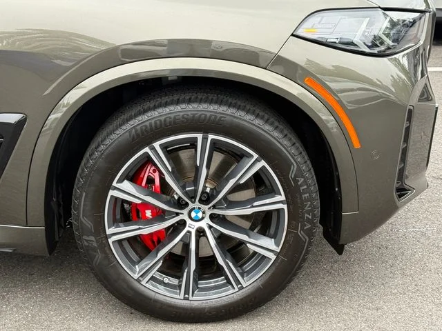 Certified Used 2024 Manhattan Green Metallic BMW xDrive40i image 9