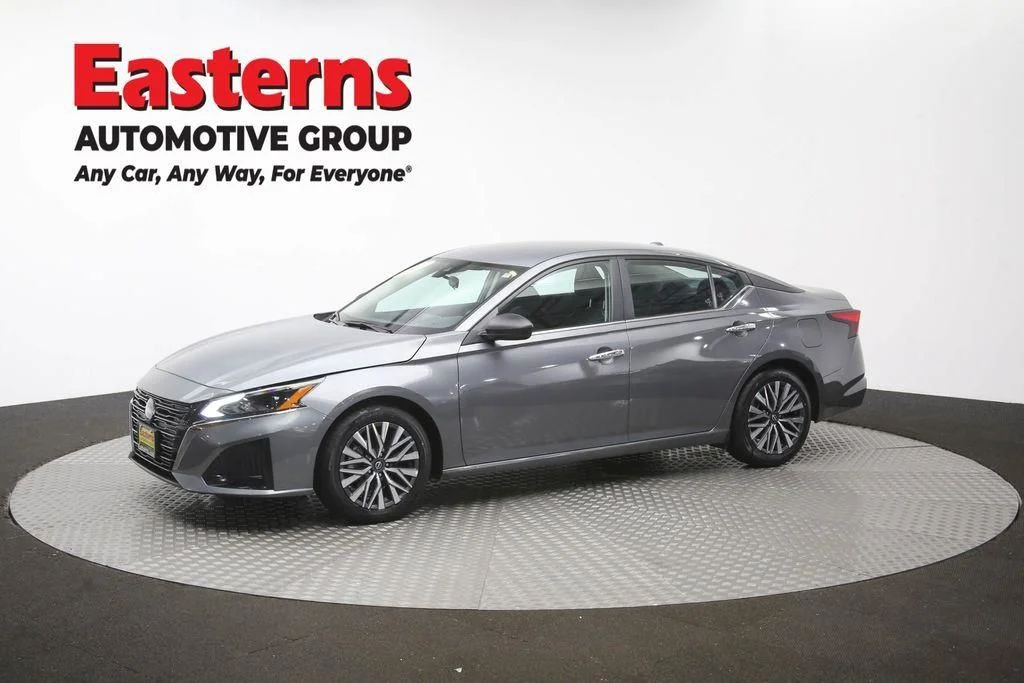 Used 2025 Gray Nissan 2.5 SV image 59