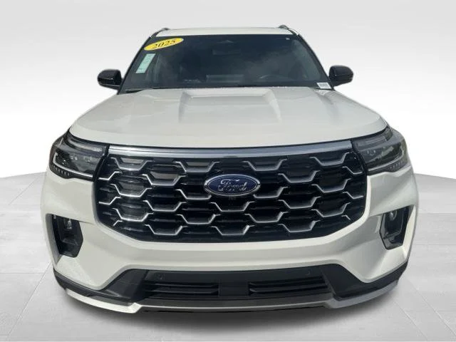 Used 2025 White Ford Platinum image 2