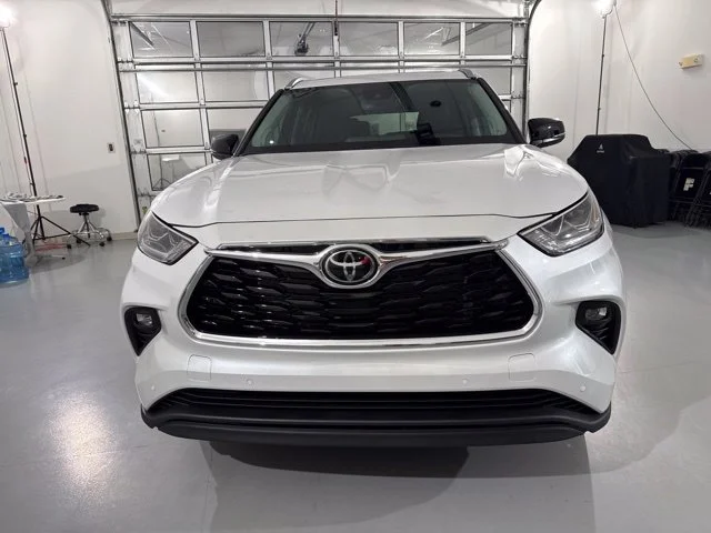 New 2026 Wind Chill Pearl Toyota Limited image 2