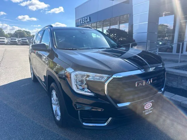 Used 2023 Black GMC SLE image 1