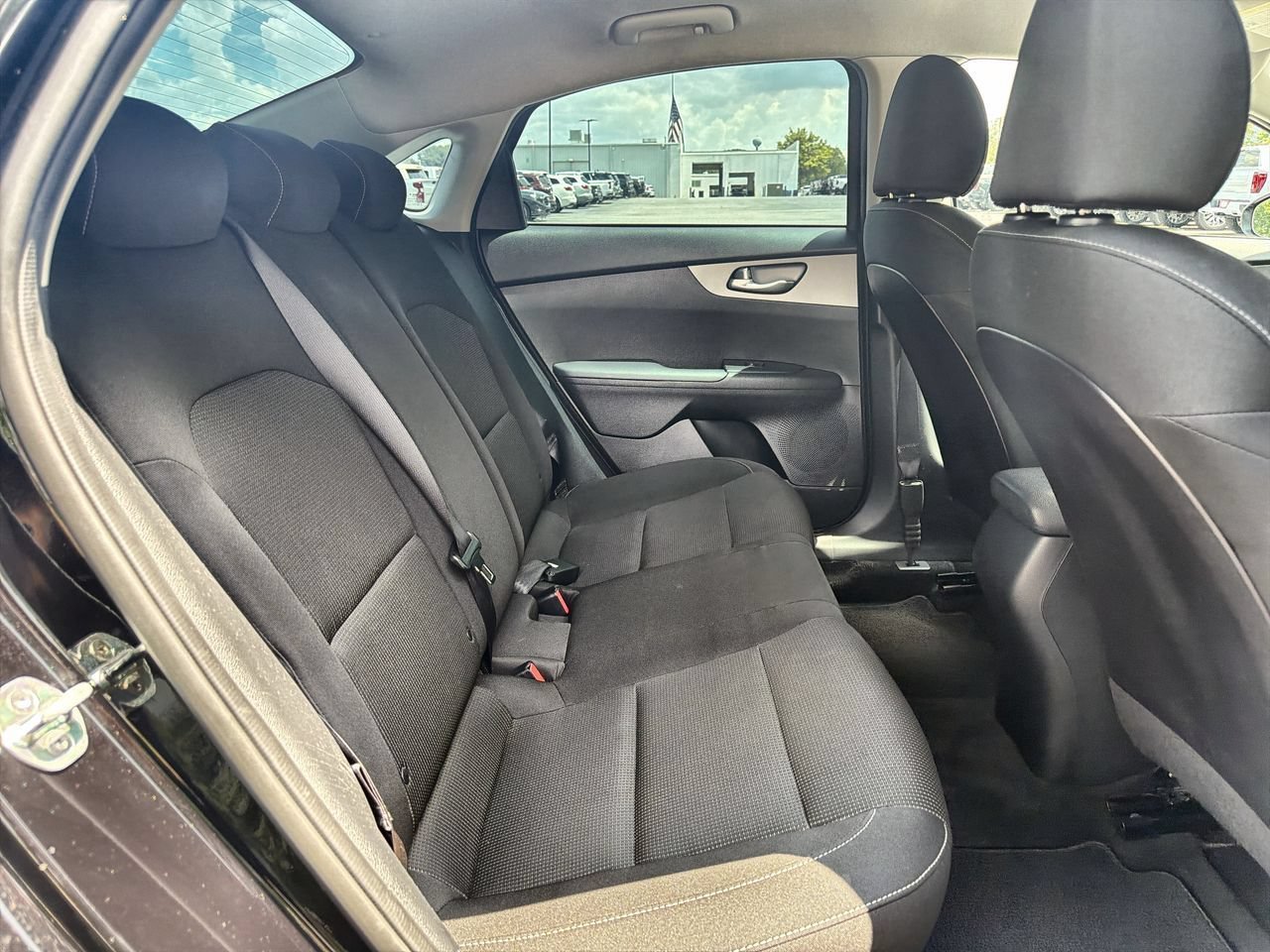 Used 2021 Black Kia LXS image 22