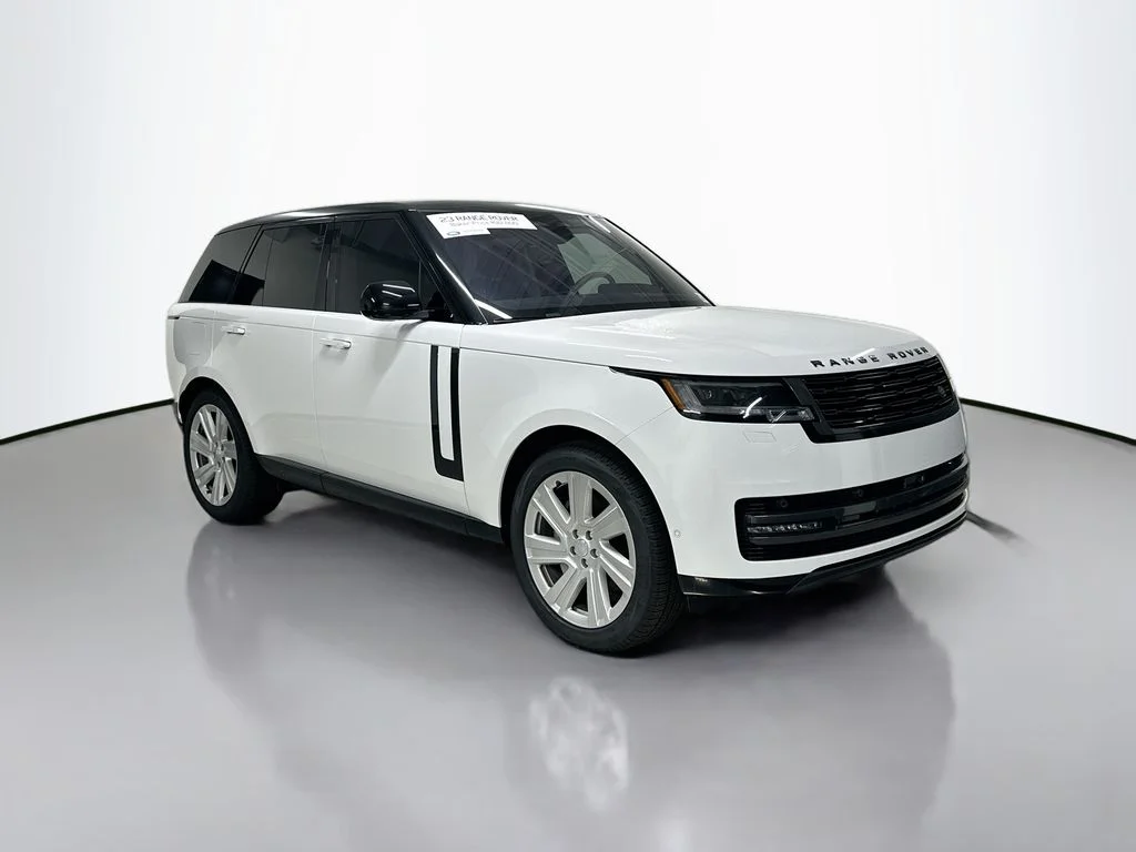 Used 2023 Fuji White Land Rover SE image 7