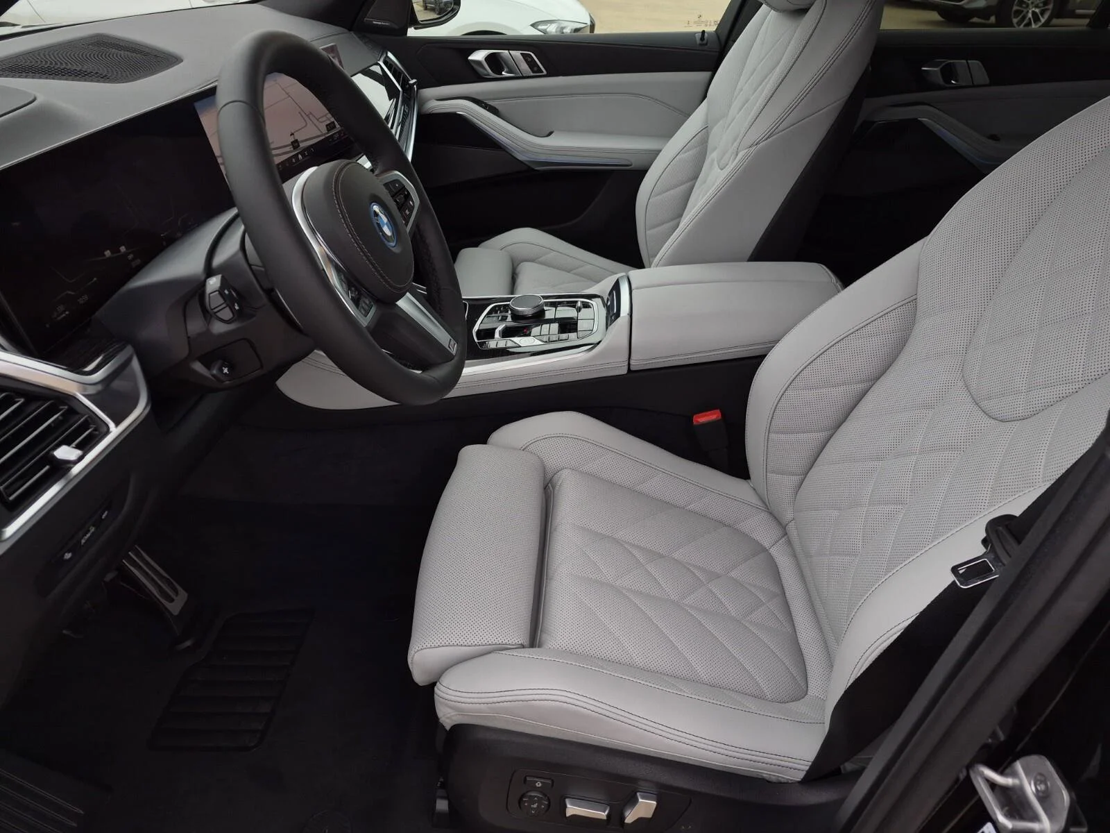2026 BMW X5 50e - Photo 29