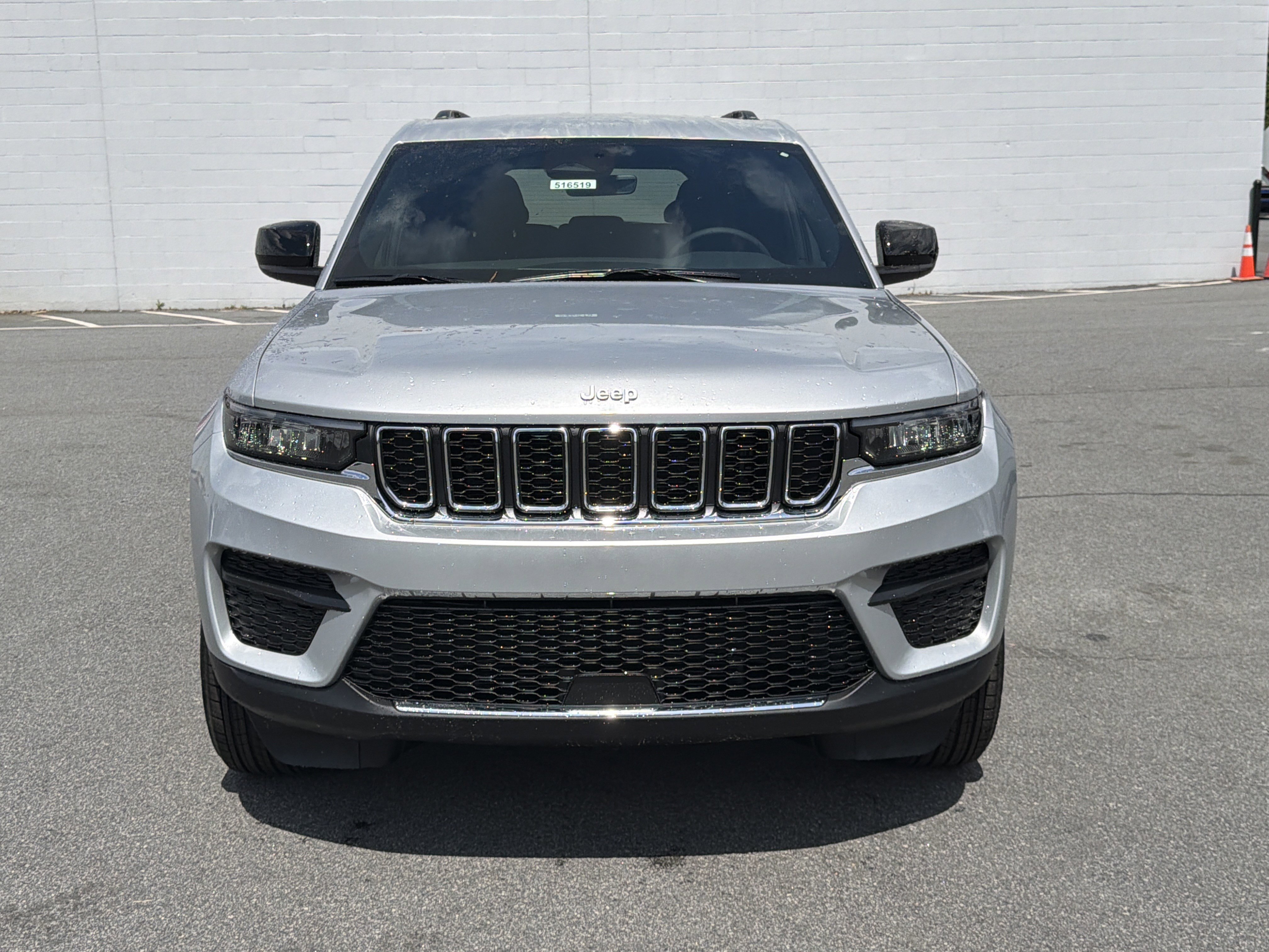 New 2026 Silver Zynith Jeep Laredo image 2