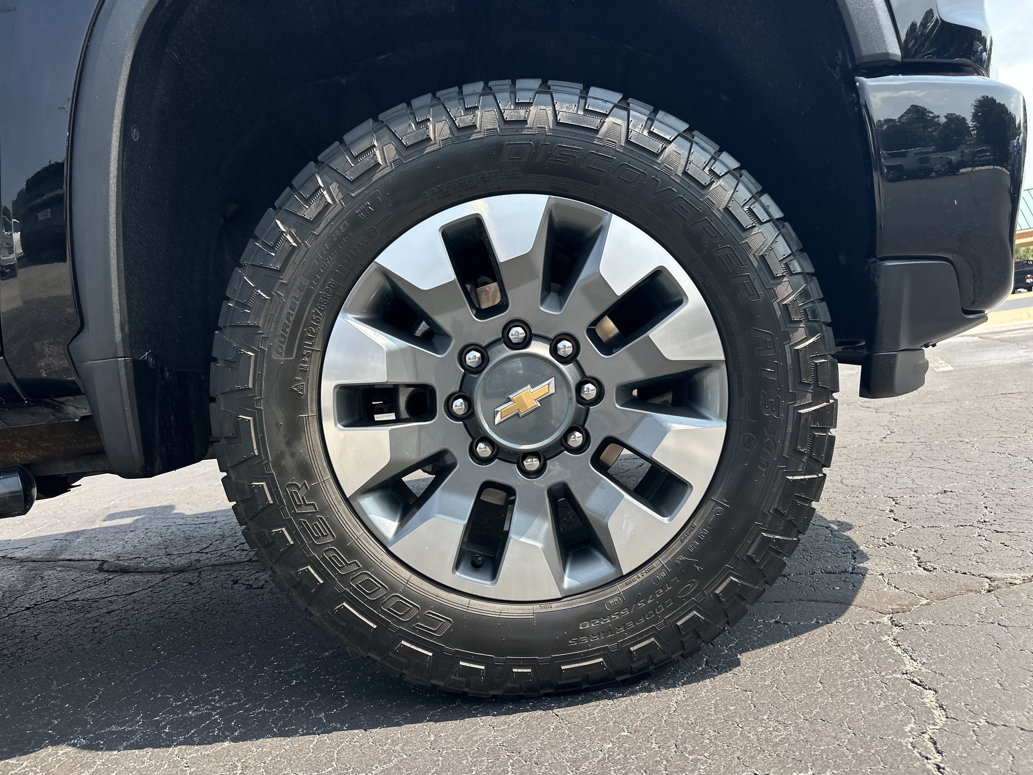 Used 2022 Black Chevrolet Custom image 13