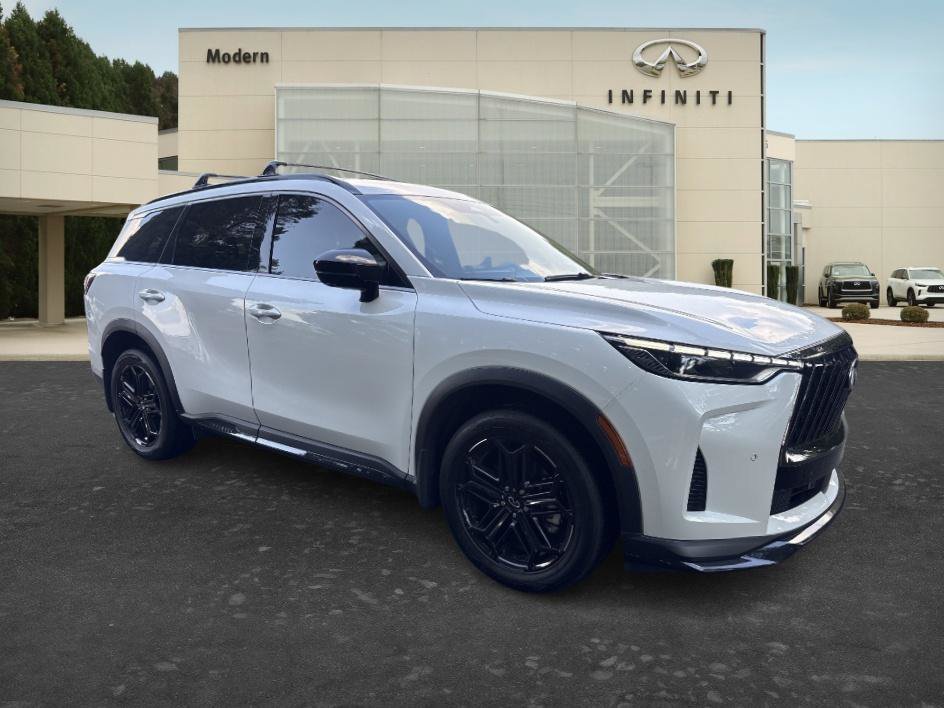 Used 2026 Radiant White INFINITI SPORT image 8