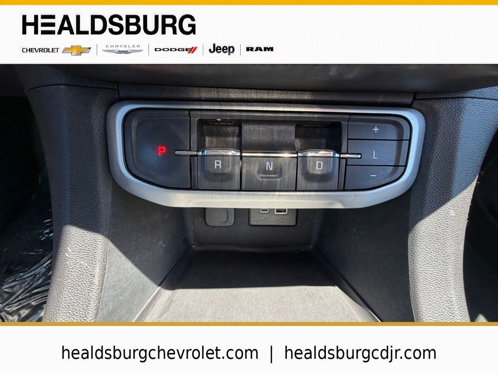Used 2023 Silver GMC SLE image 22