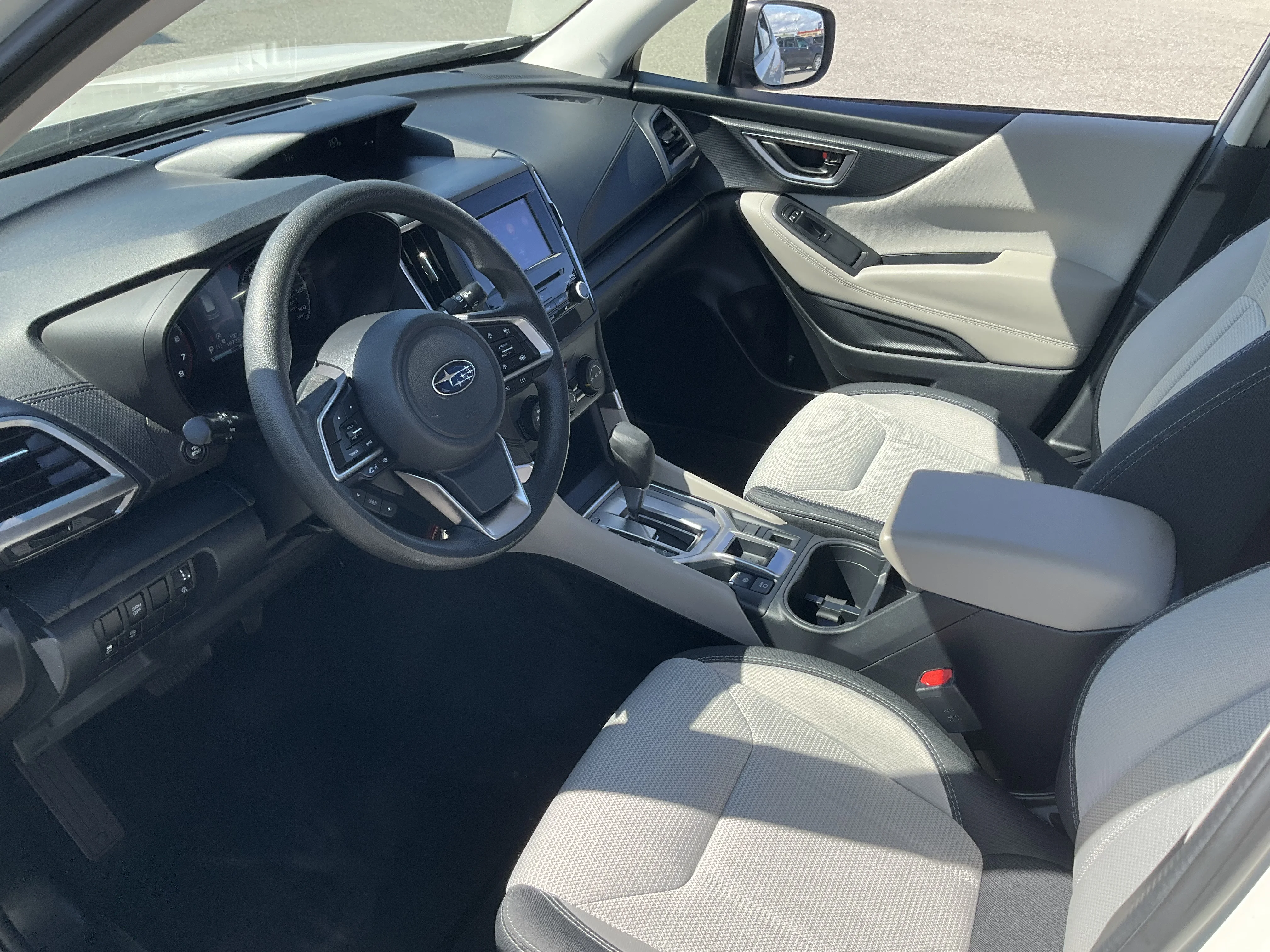 Used 2022 Crystal White Pearl Subaru  image 5