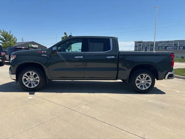 Used 2025 Cypress Gray Chevrolet LTZ image 36