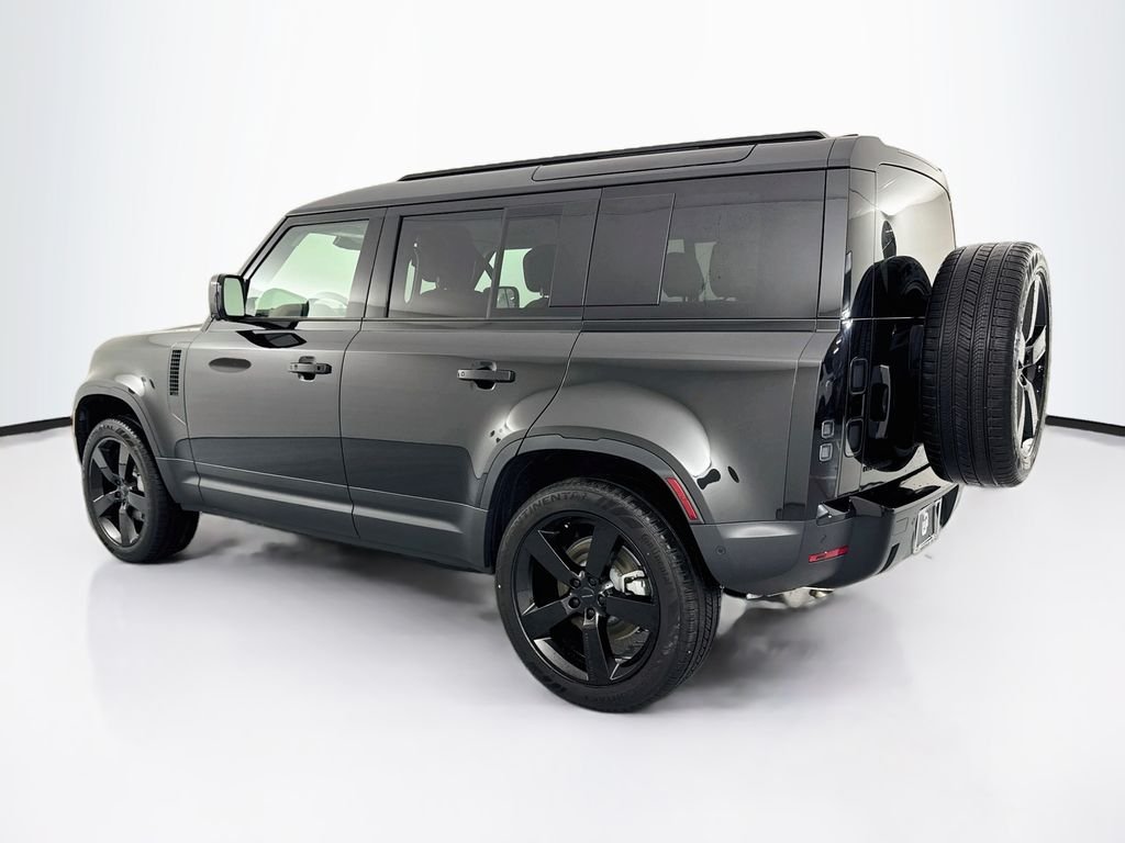 New 2026 Santorini Black Land Rover S image 7