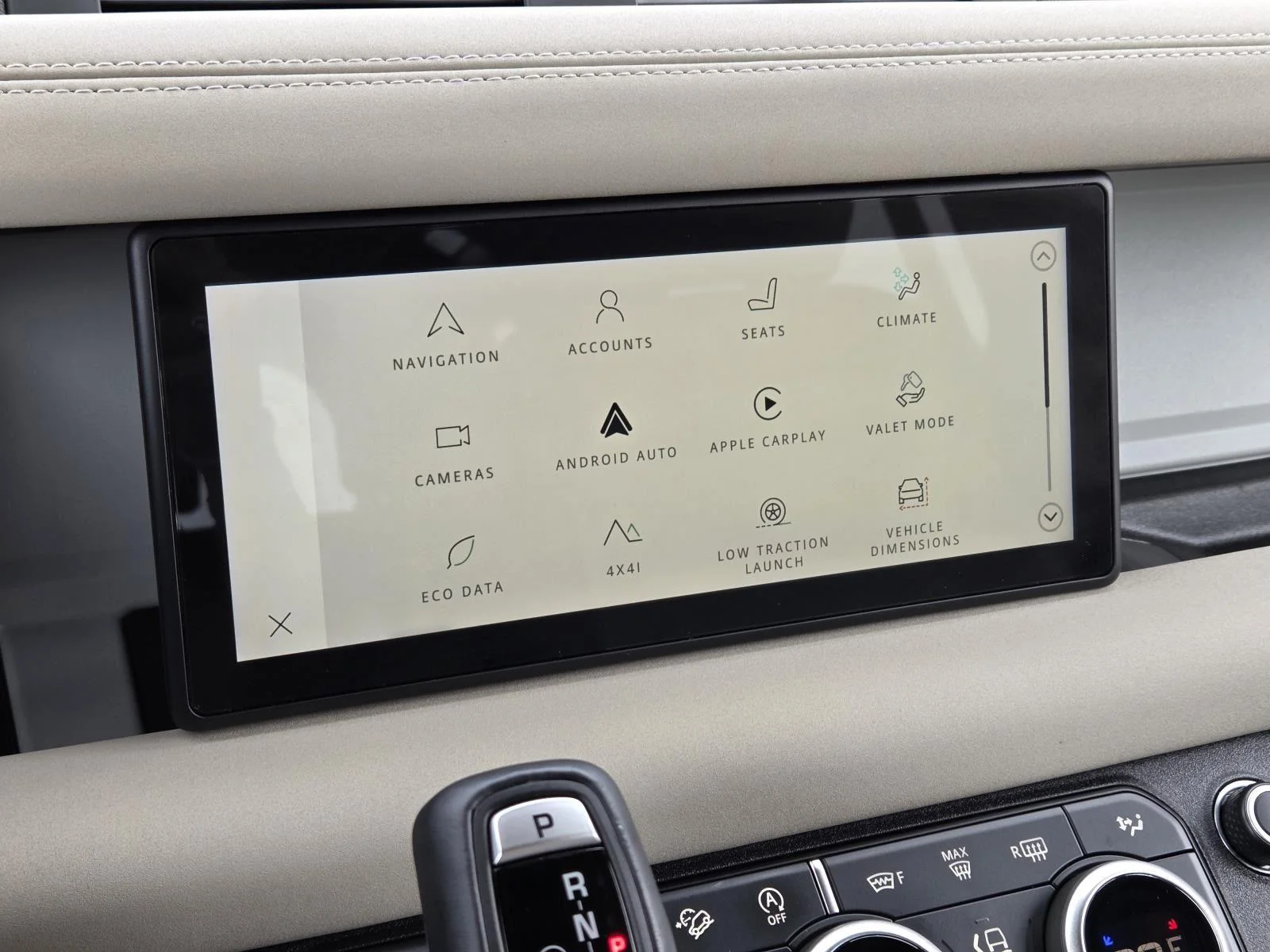 Certified Used 2023  Land Rover X-Dynamic SE image 26
