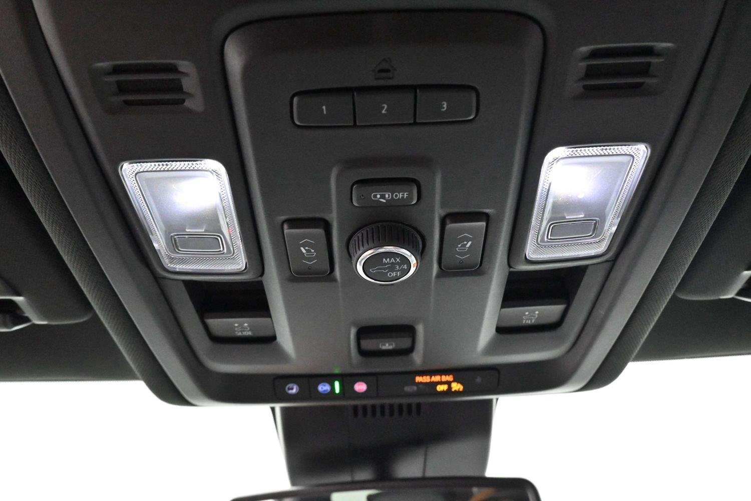 Used 2023 BLACK Chevrolet LT image 34