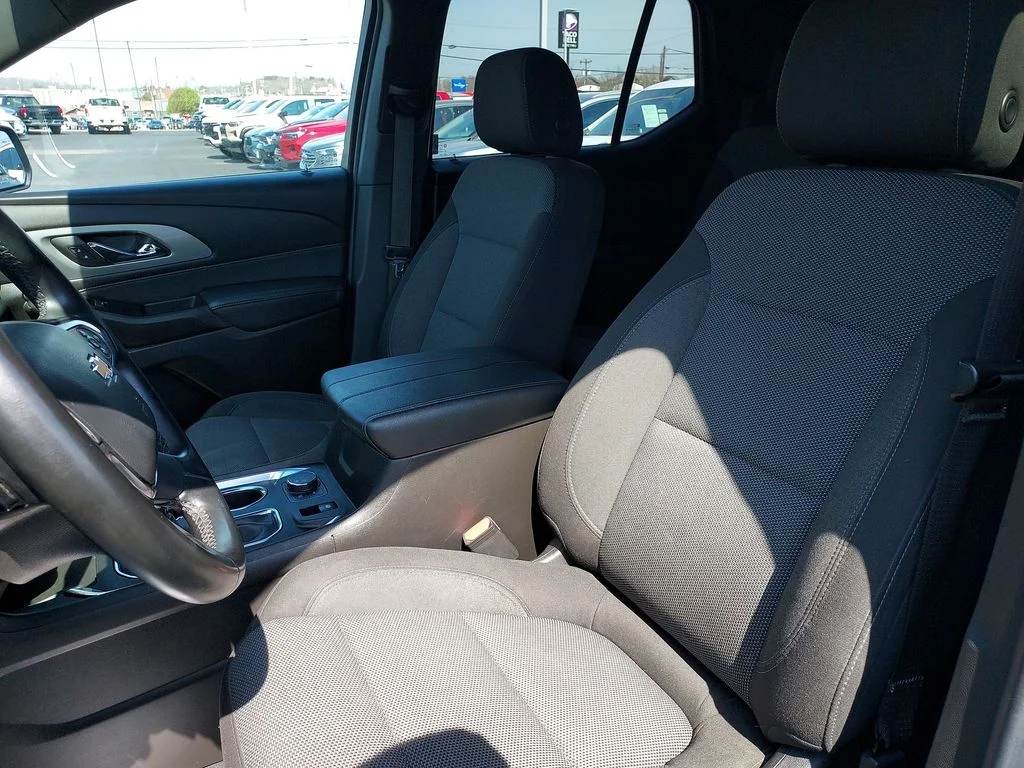 Used 2023 Gray Chevrolet LT image 17