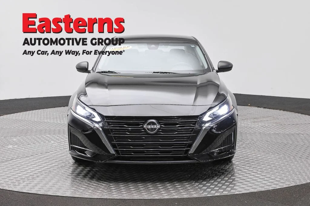 Used 2024 Black Nissan 2.5 SV image 2
