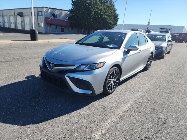 Used 2023 Silver Toyota SE image 3