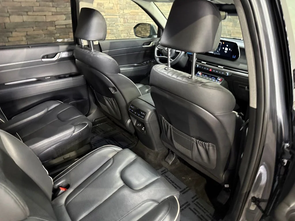 Used 2023 Graphite Hyundai Limited image 34