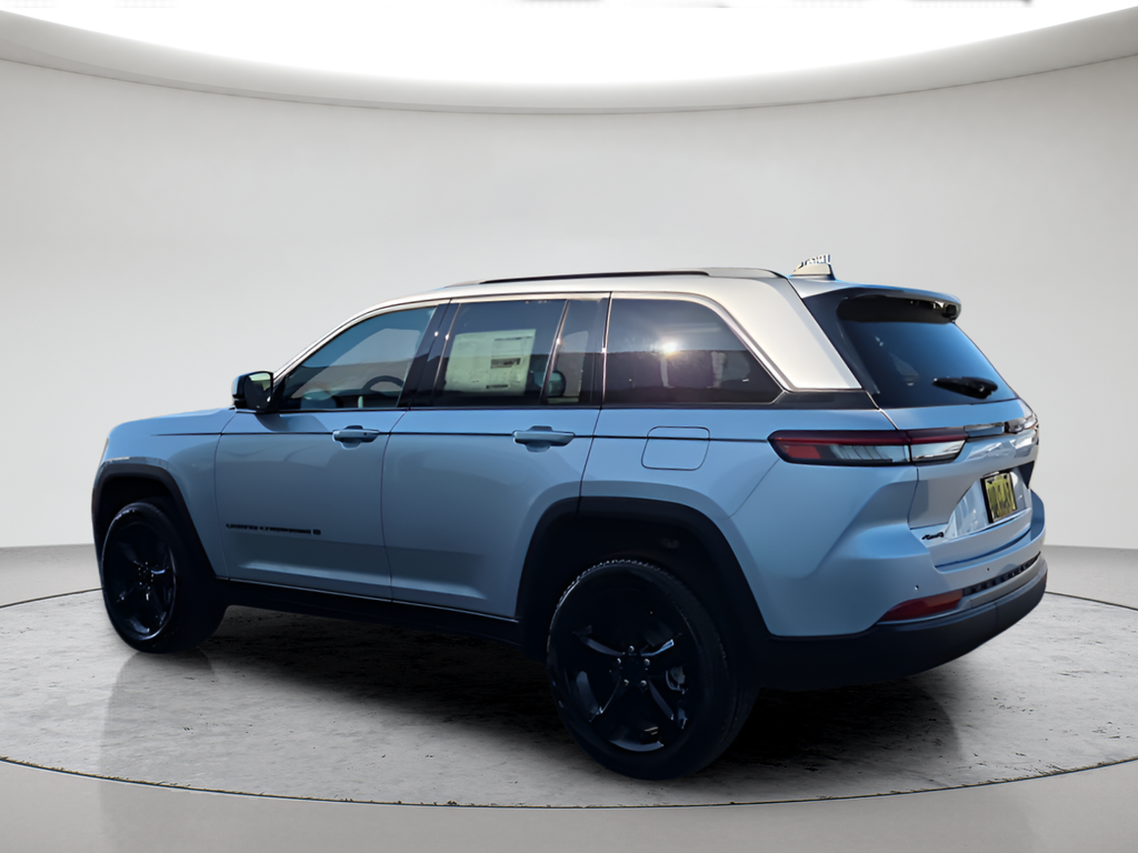 New 2026 Silver Zynith Exterior Paint Jeep Limited image 5