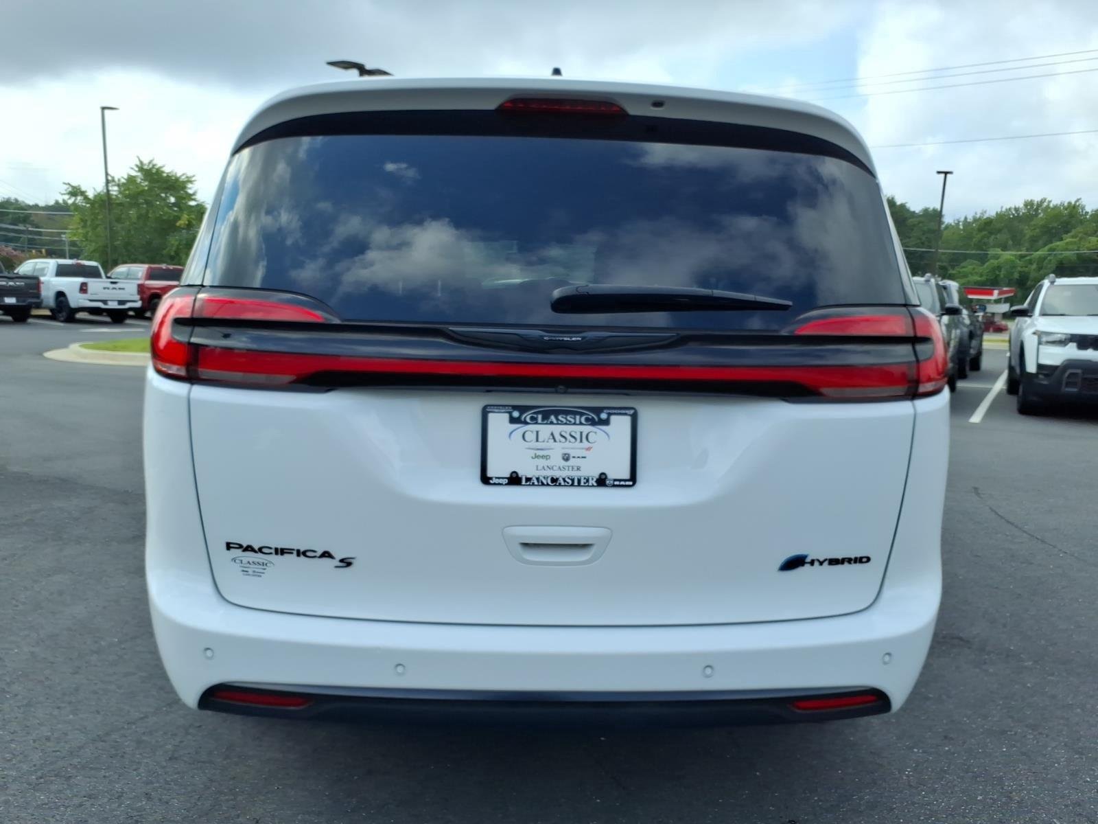 Used 2024 Bright White Clearcoat Chrysler Hybrid S Appearance Pkg image 16