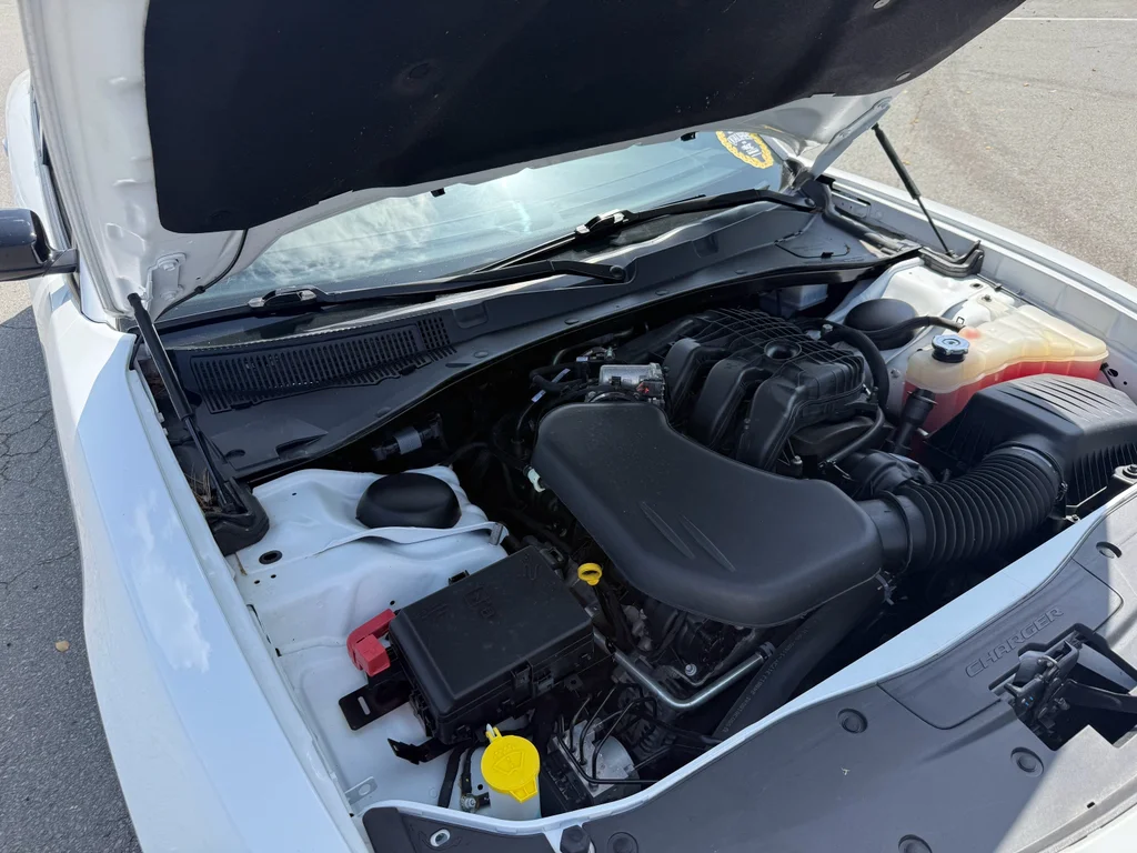 Used 2023 White Knuckle Clearcoat Dodge SXT image 20