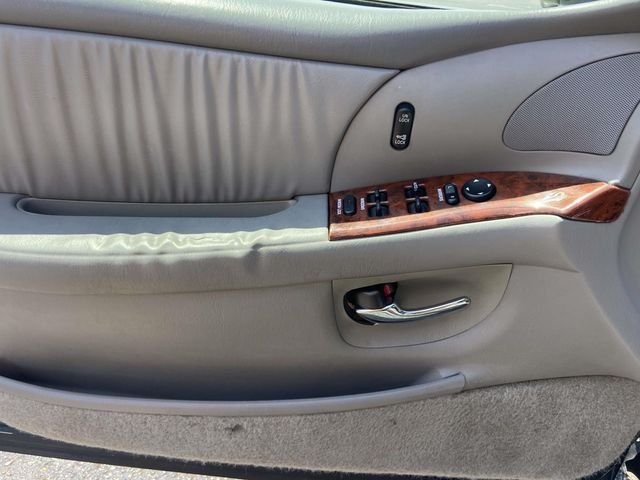 Used 2000 Green Buick Base image 11