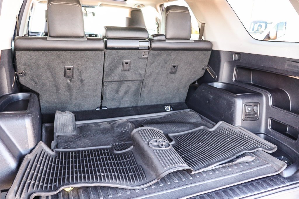 Used 2019 Nautical Blue Metallic Toyota SR5 Premium image 29
