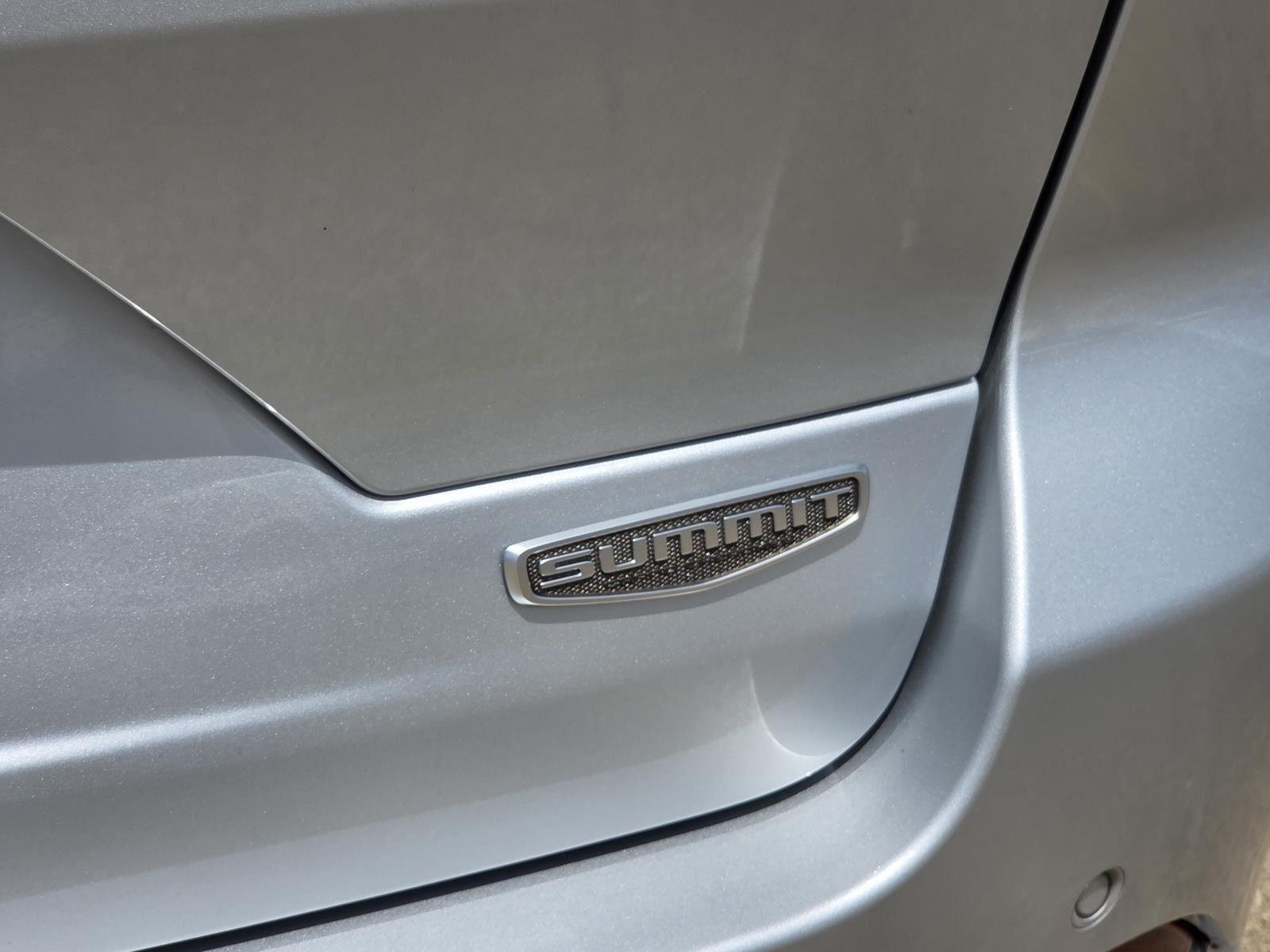 Used 2022 Silver Zynith Jeep Summit Reserve image 10