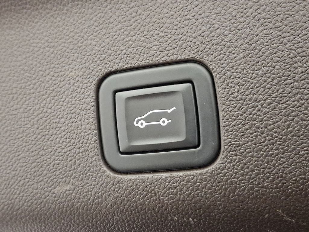 Used 2021 Midnight Blue Metallic GMC SLT image 33