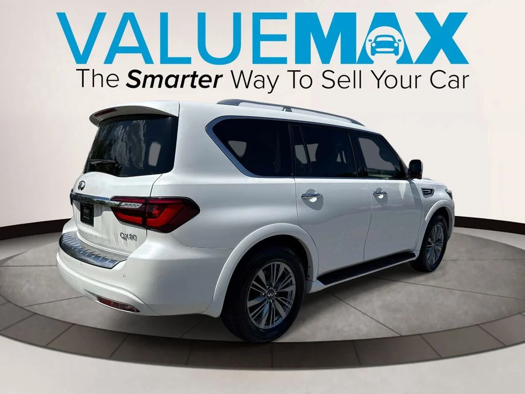 Used 2022 White INFINITI LUXE image 3
