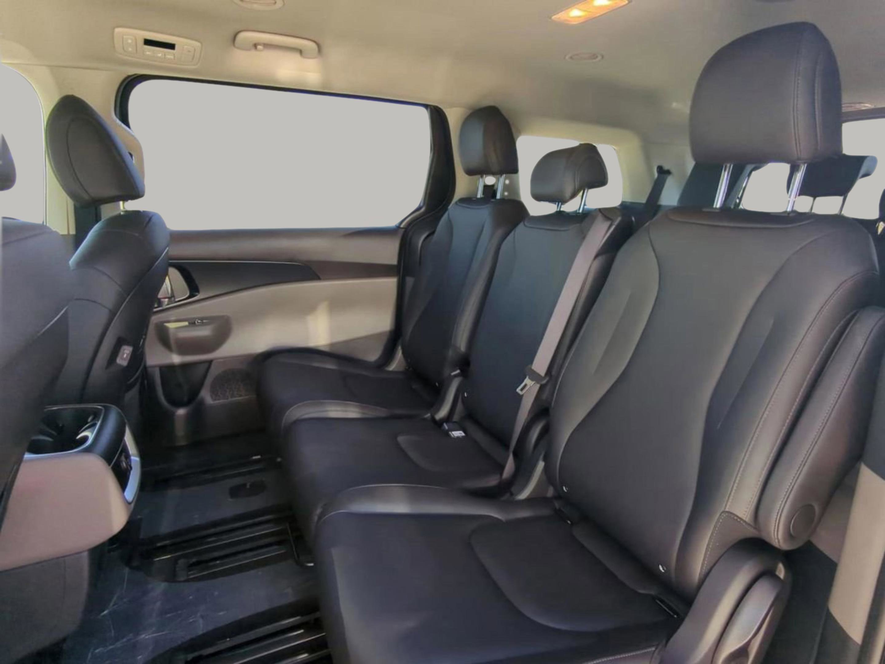 New 2026 Deep Chroma Blue Kia LXS image 18