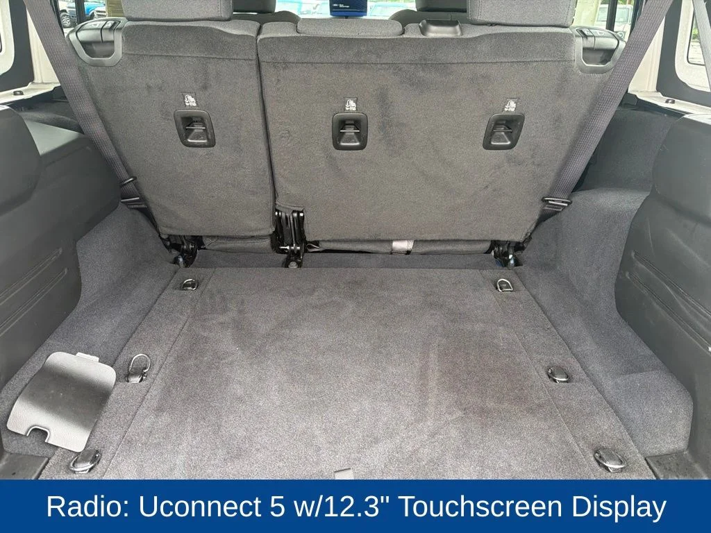 Used 2025 Fathom Blue Pearlcoat Jeep Sahara image 10