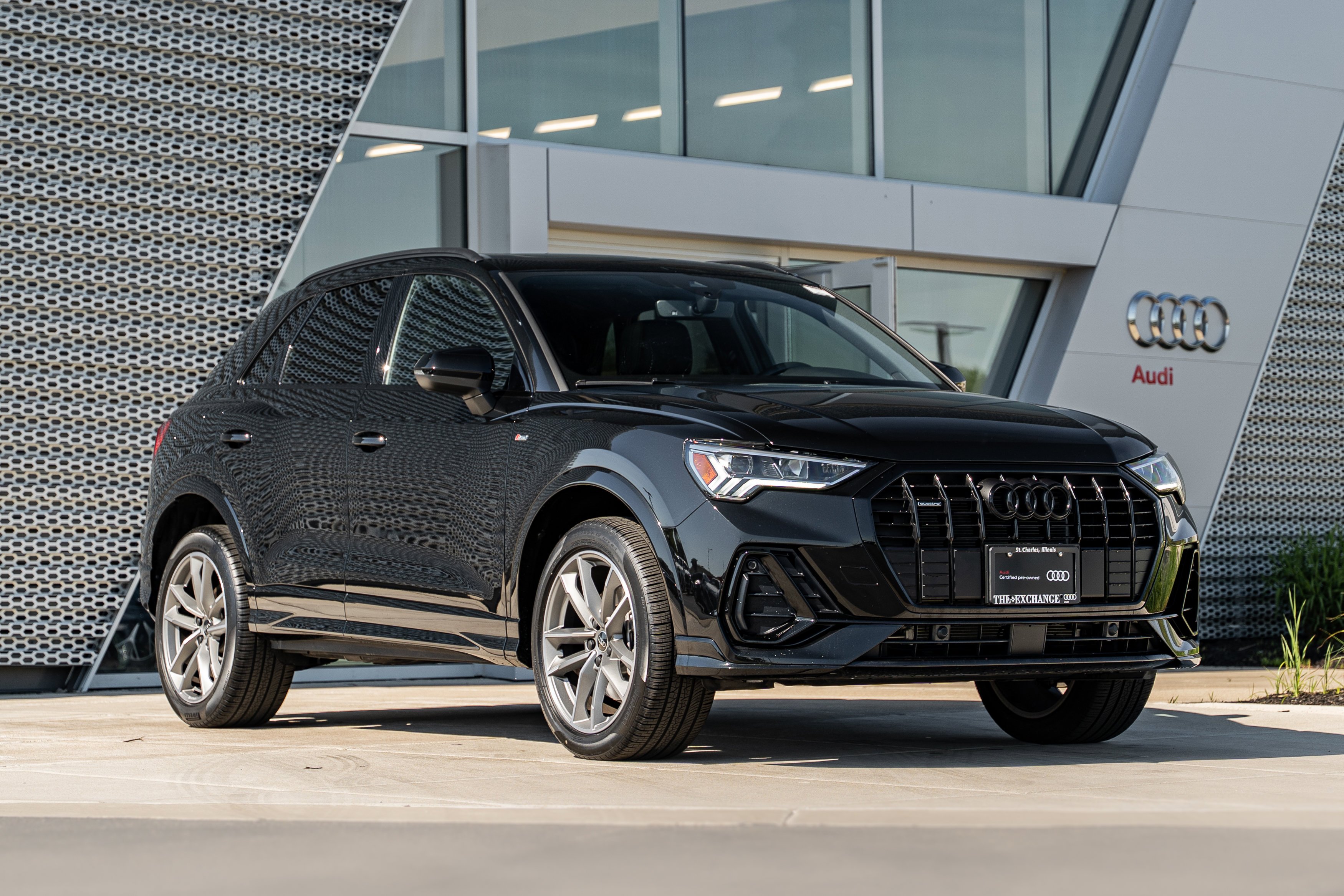 2025 Audi Q3 45 TFSI S Line Premium quattro's photo