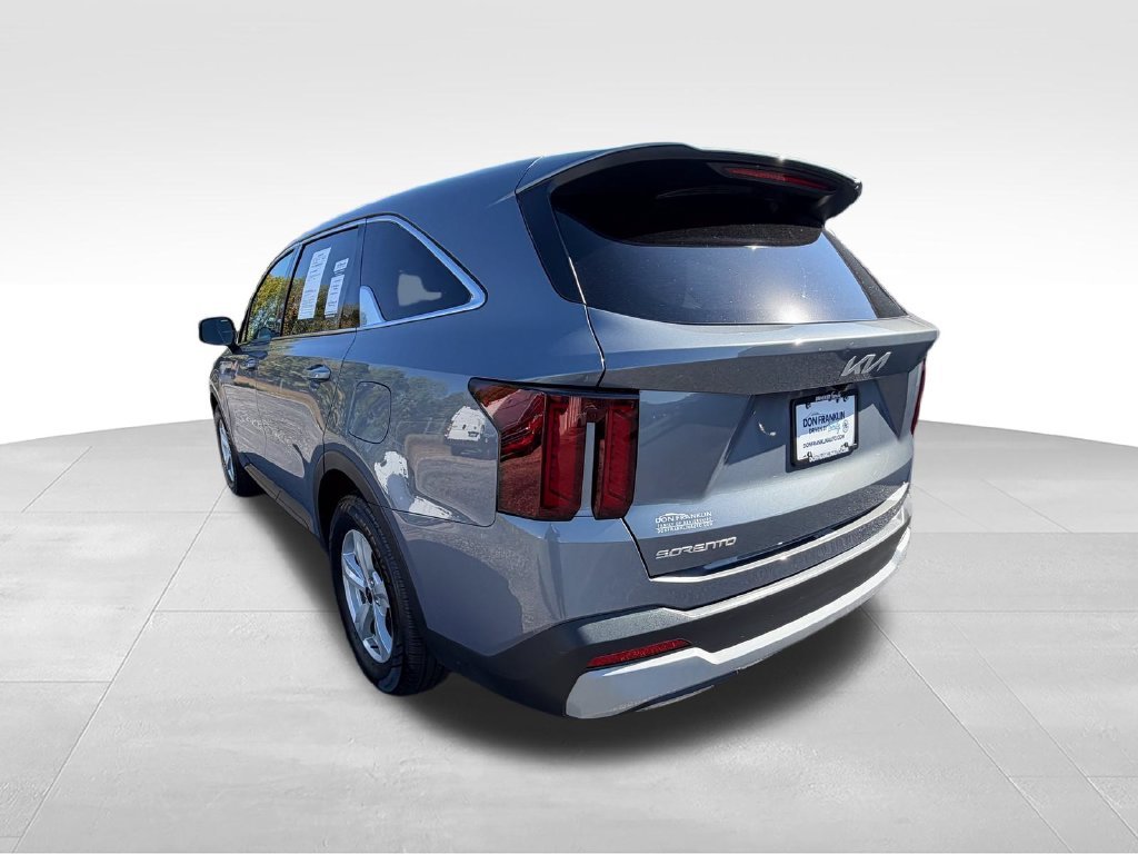 Used 2024 Silver Kia LX image 4
