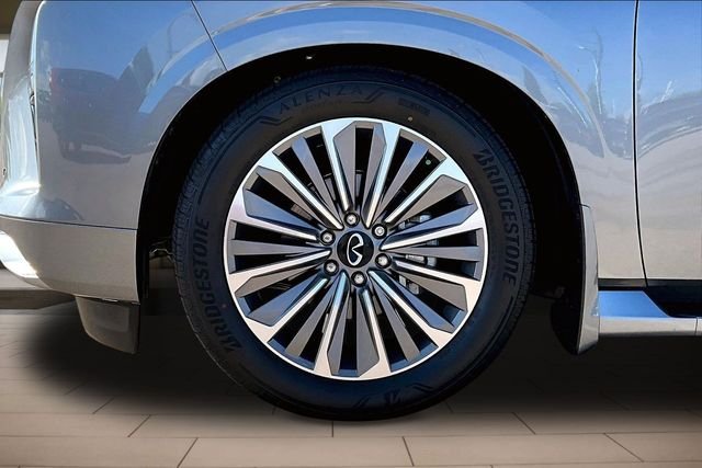 Used 2026 Silver INFINITI LUXE image 8