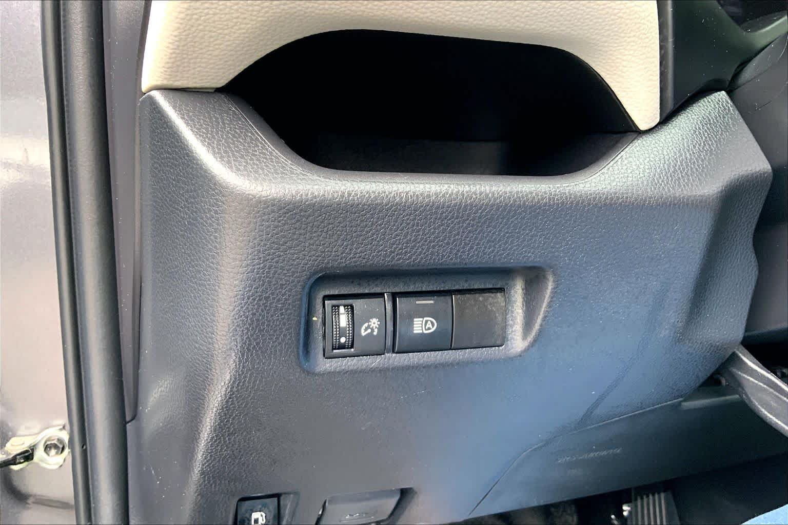 Used 2024 Magnetic Gray Metallic Toyota Hybrid XLE image 35