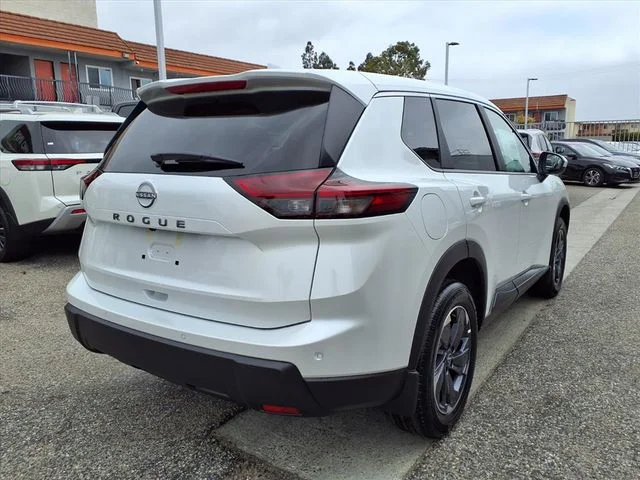 New 2026 Everest White Pearl TriCoat Nissan SV image 8