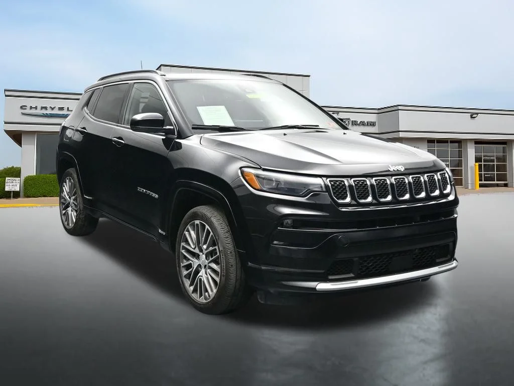 Used 2024 Black Jeep Limited image 7
