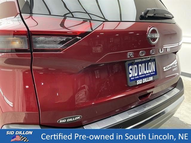 Used 2023 Scarlet Ember Tintcoat Nissan Platinum image 22
