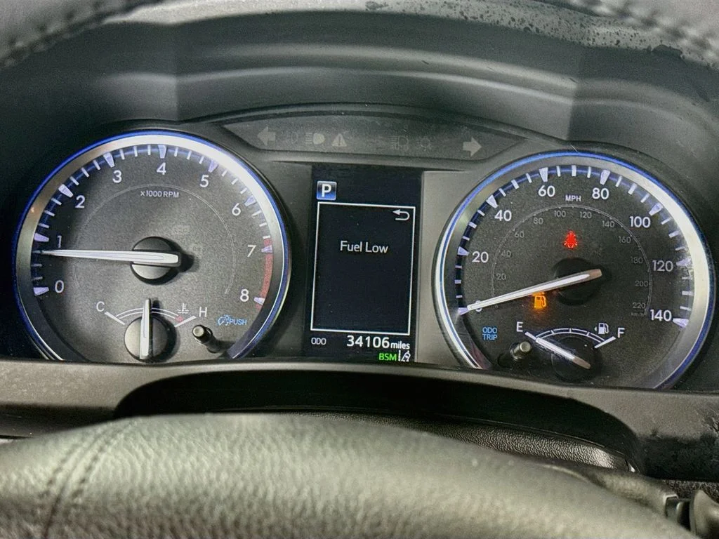 Used 2019 Blizzard Pearl Toyota SE image 12