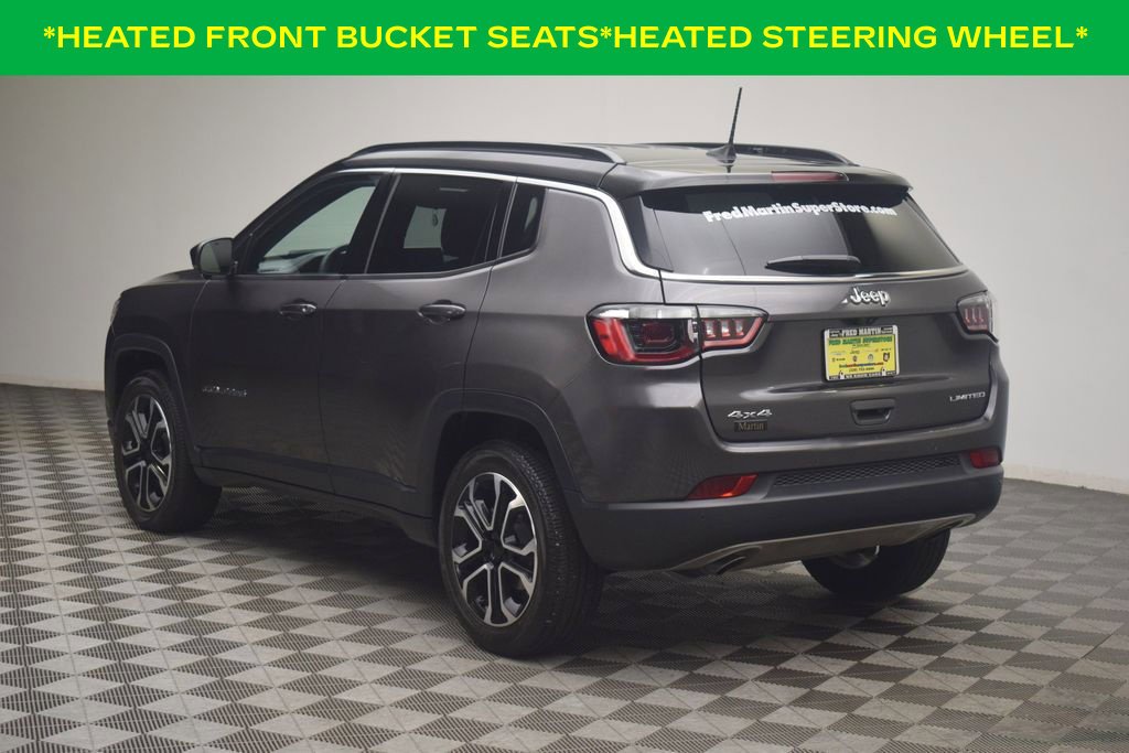 Used 2023 Granite Crystal Metallic Clearcoat Jeep Limited image 4
