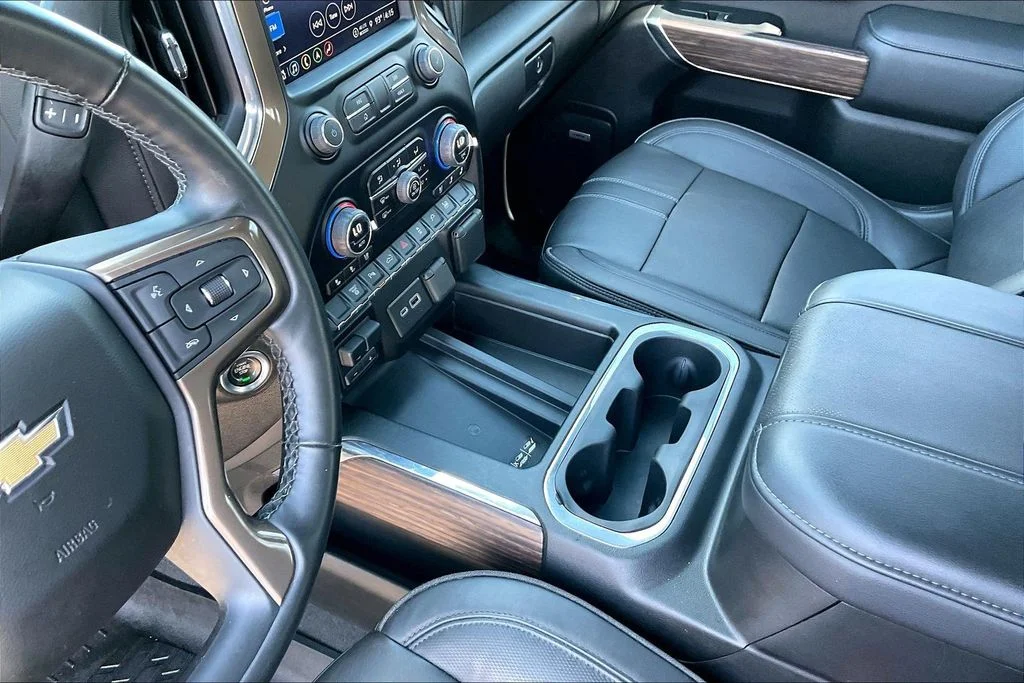 Used 2023 White Chevrolet High Country image 14