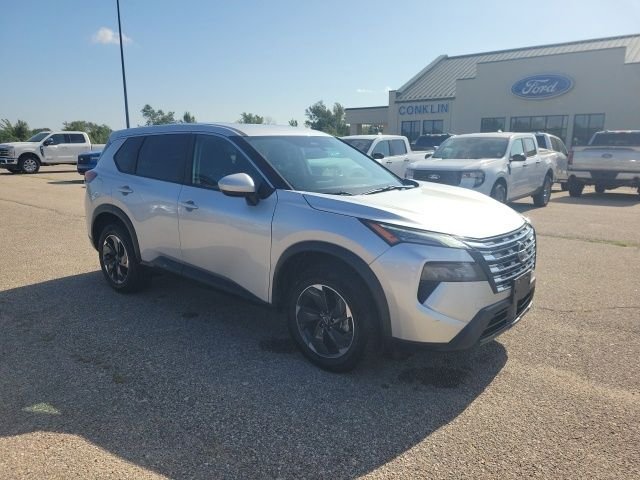 Used 2025 Silver Nissan SV image 18