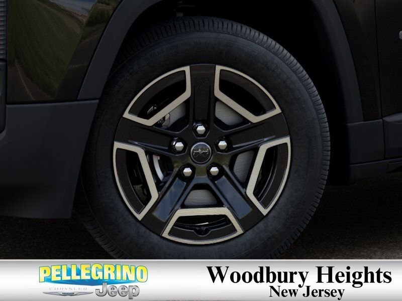 New 2026 Diamond Black Crystal Pearl-Coat Exterior Paint Jeep Limited image 8