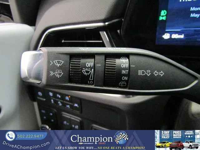 Used 2025 Iridescent Pearl Tricoat Chevrolet Premier image 35