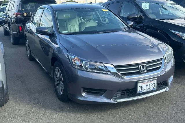 Used 2014  Honda LX image 2