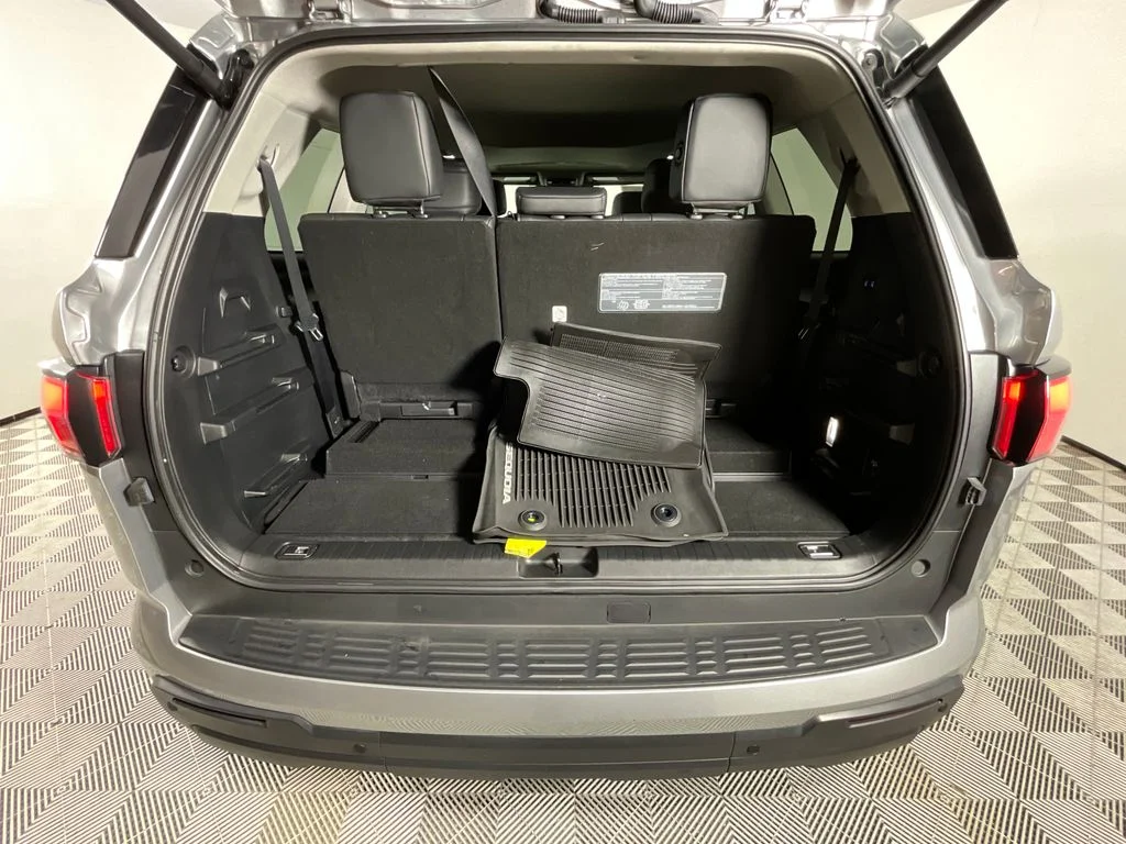 Used 2023 Silver Toyota SR5 image 28