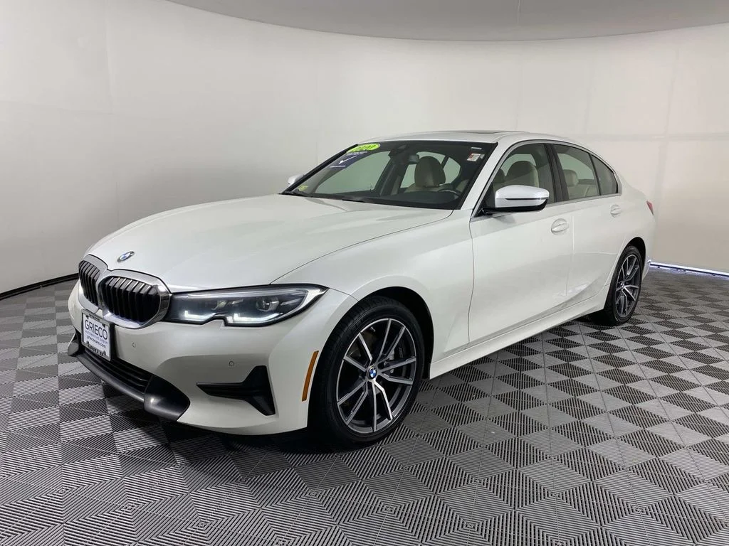 Used 2020 White Metallic BMW 330i xDrive image 4